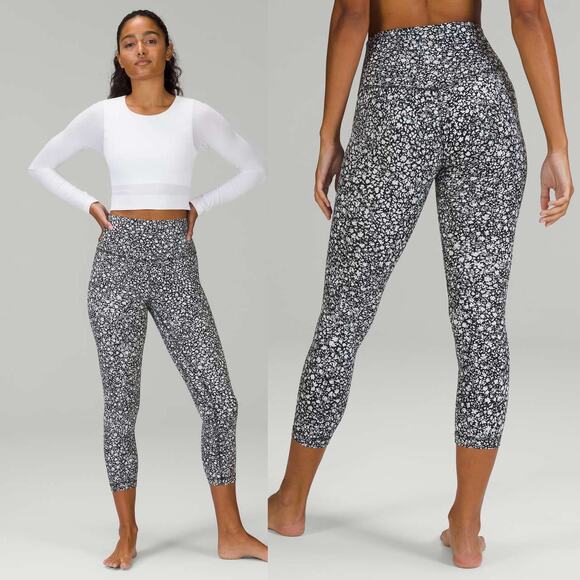 Like New Lululemon Align High Rise Crop Venture Floral Alpine Black White Sz 20 - Picture 2 of 14